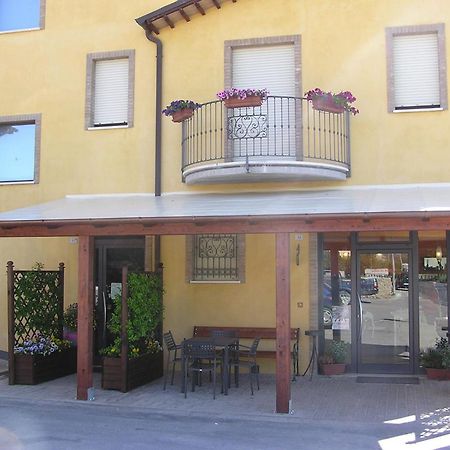 Albergo Le 2 Rose San Severino Marche Esterno foto